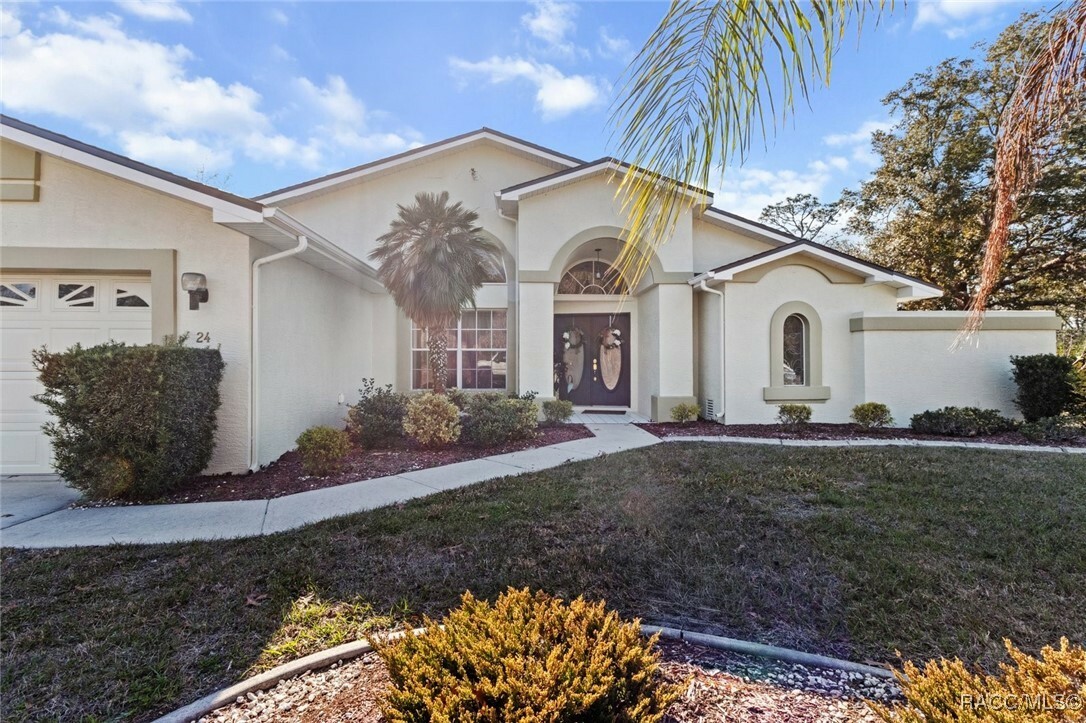 Property Photo: 24 Sycamore Court W FL 34446