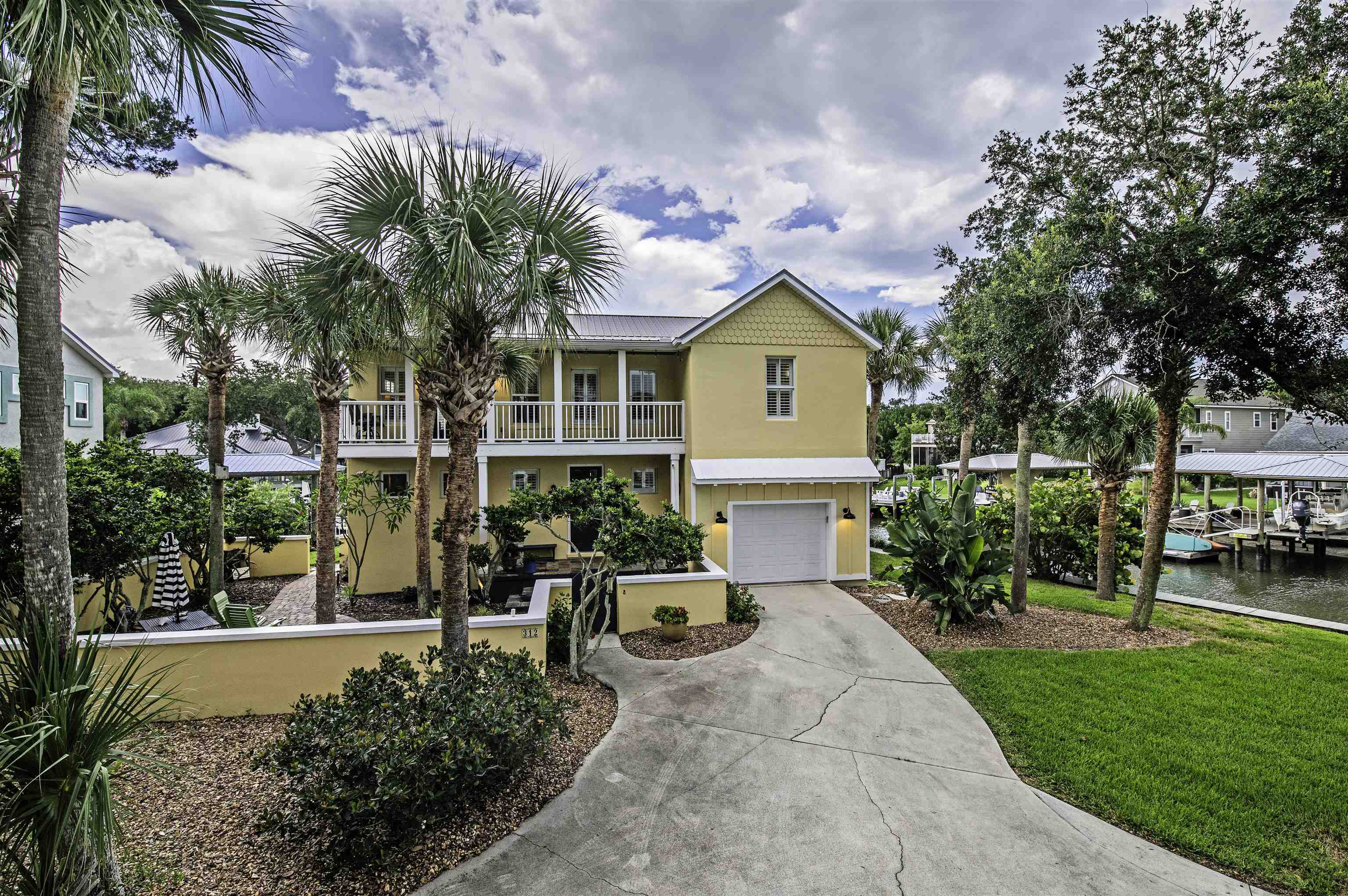 Property Photo:  312 Amelia Court  FL 32080 