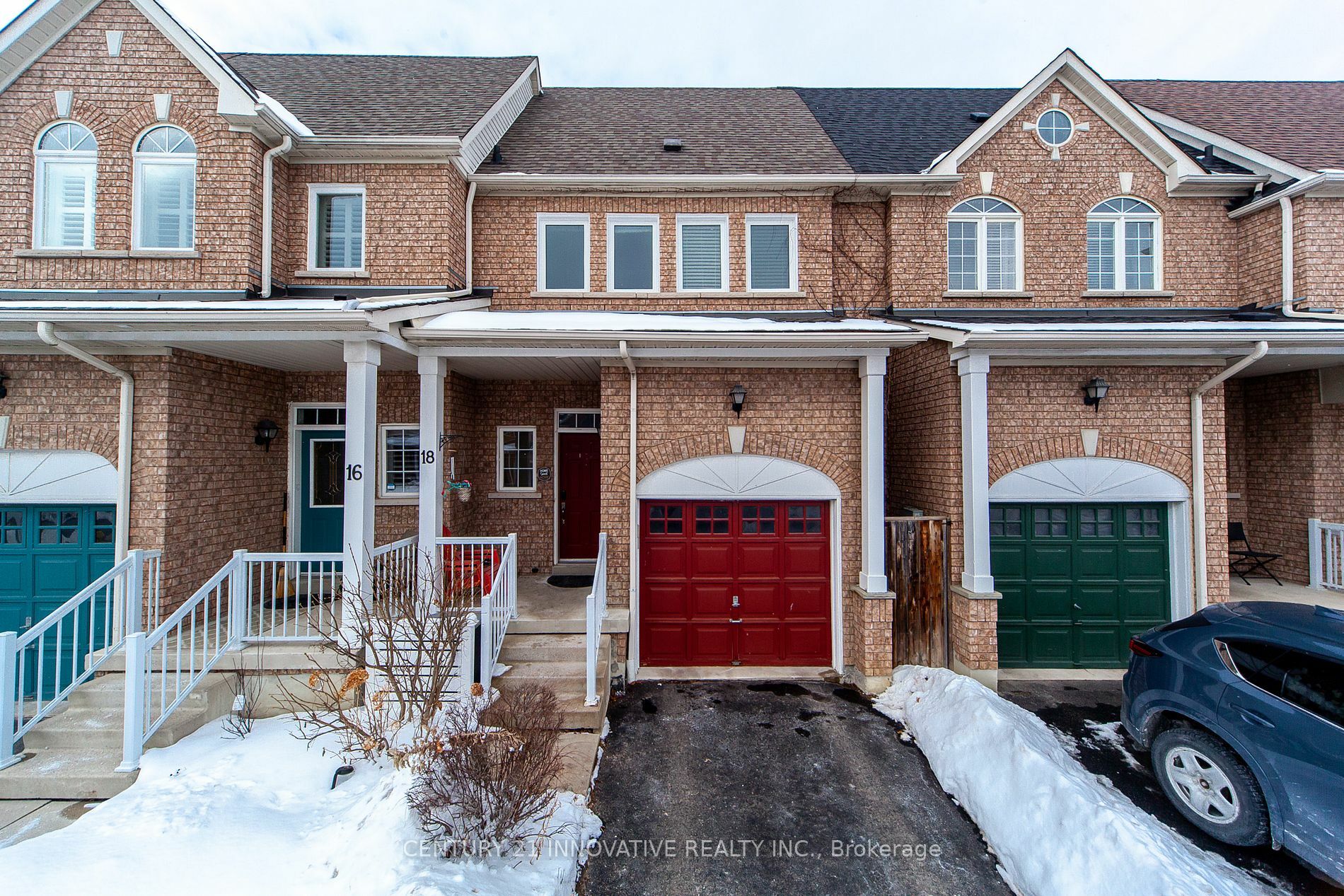 Property Photo:  18 Gateway Crt  ON L1R 3M9 