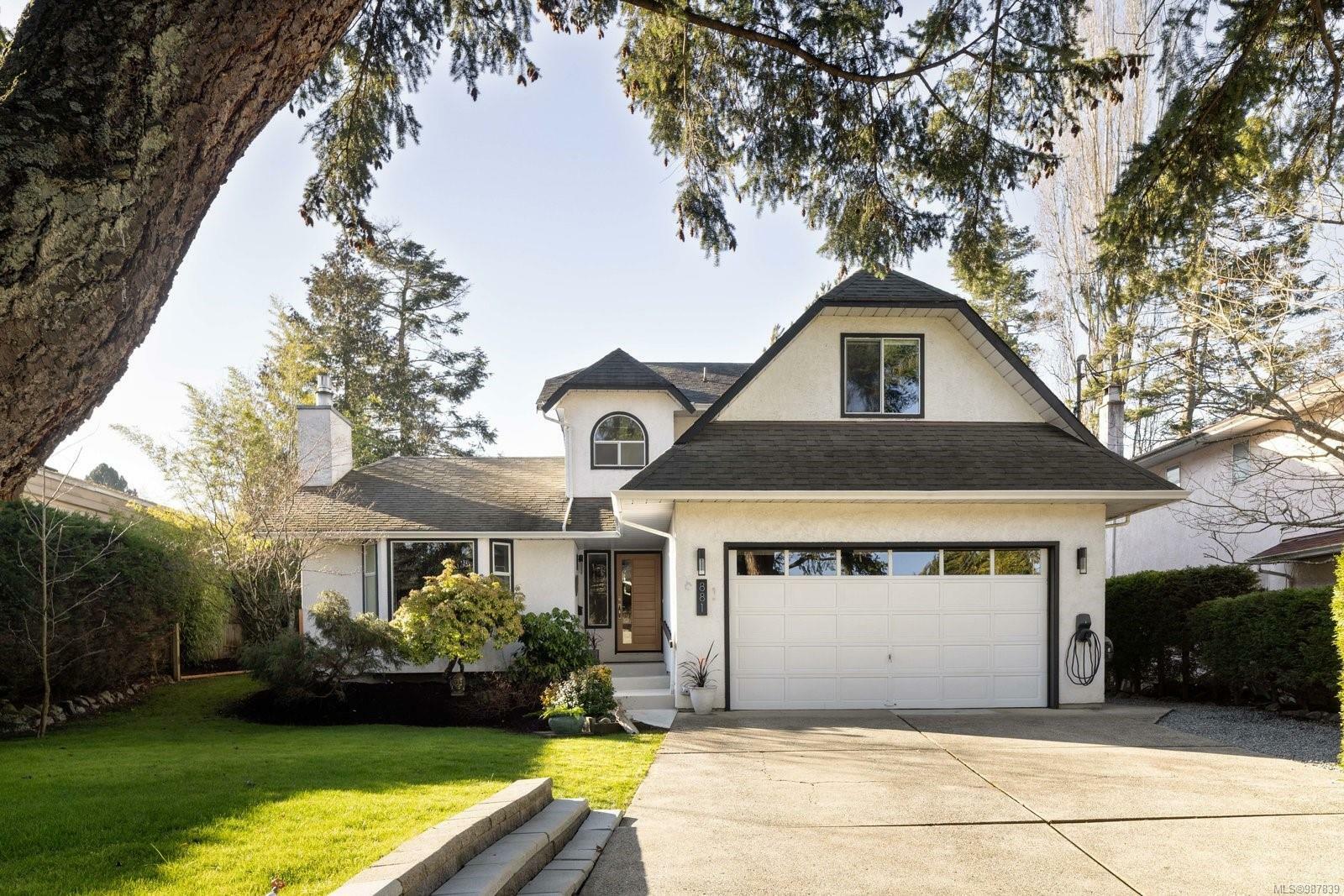 Property Photo:  881 Violet Ave  BC V8Z 2R7 