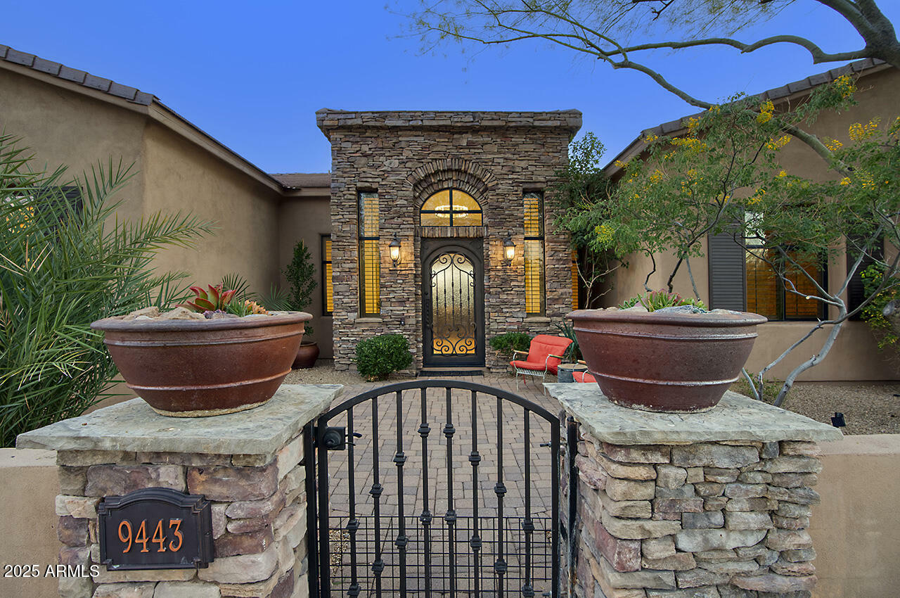 Property Photo: 9443 E Taro Lane AZ 85255