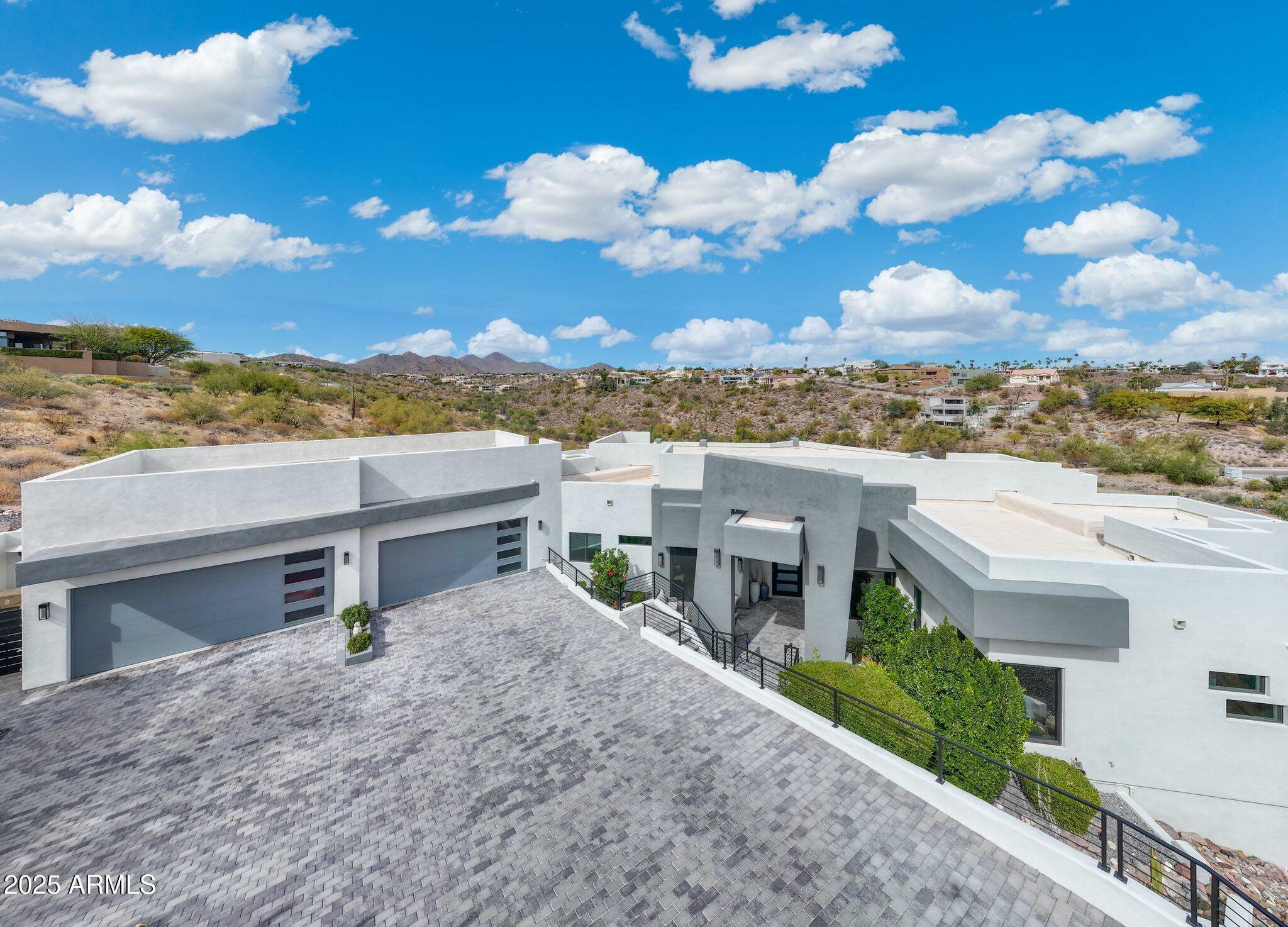 Property Photo: 15642 E Palatial Drive AZ 85268
