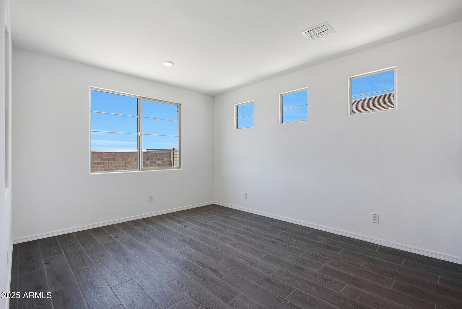 Property Photo:  18447 W Mohave Street  AZ 85338 