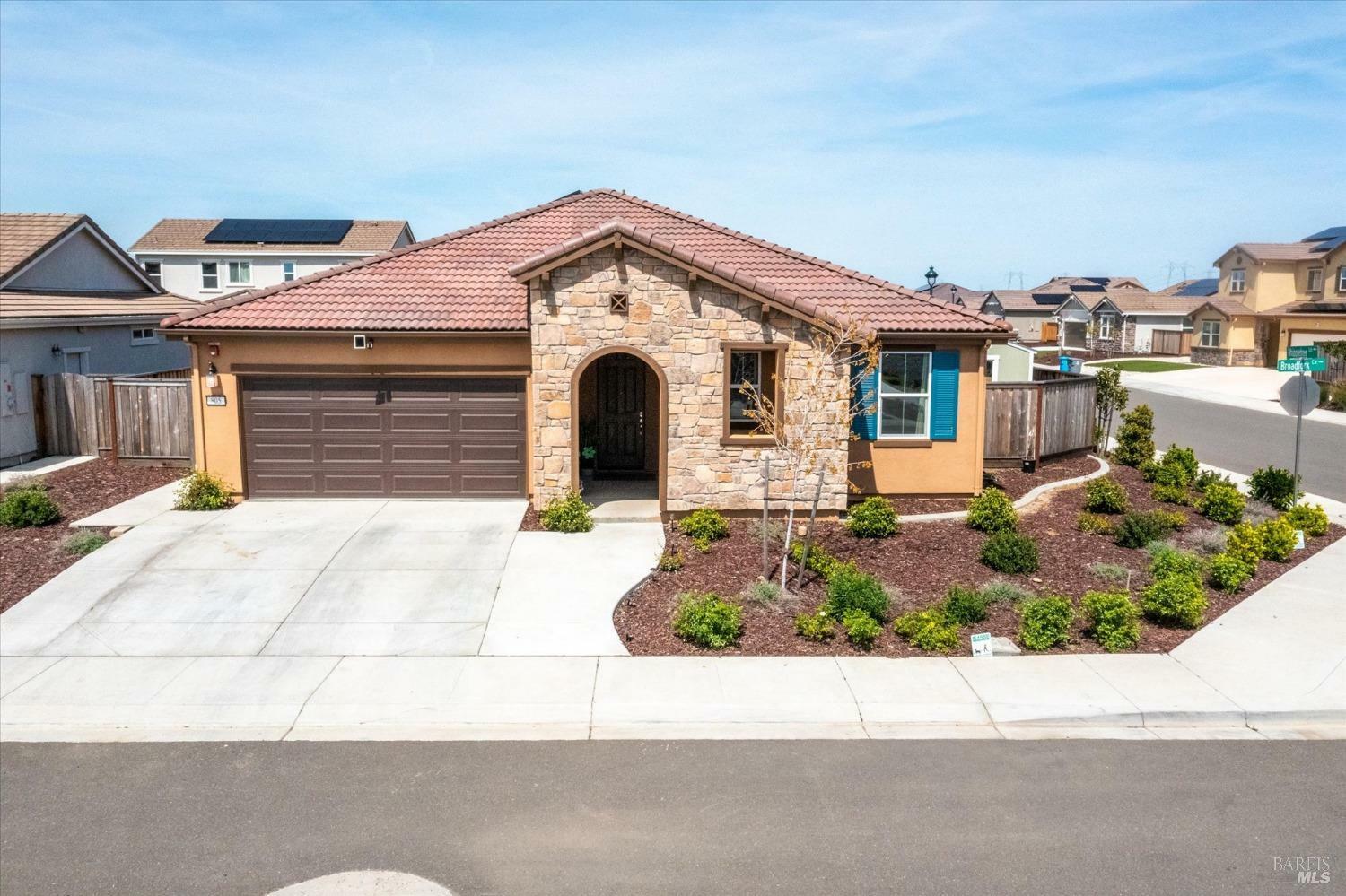 Property Photo: 805 Broadfork Circle CA 95687