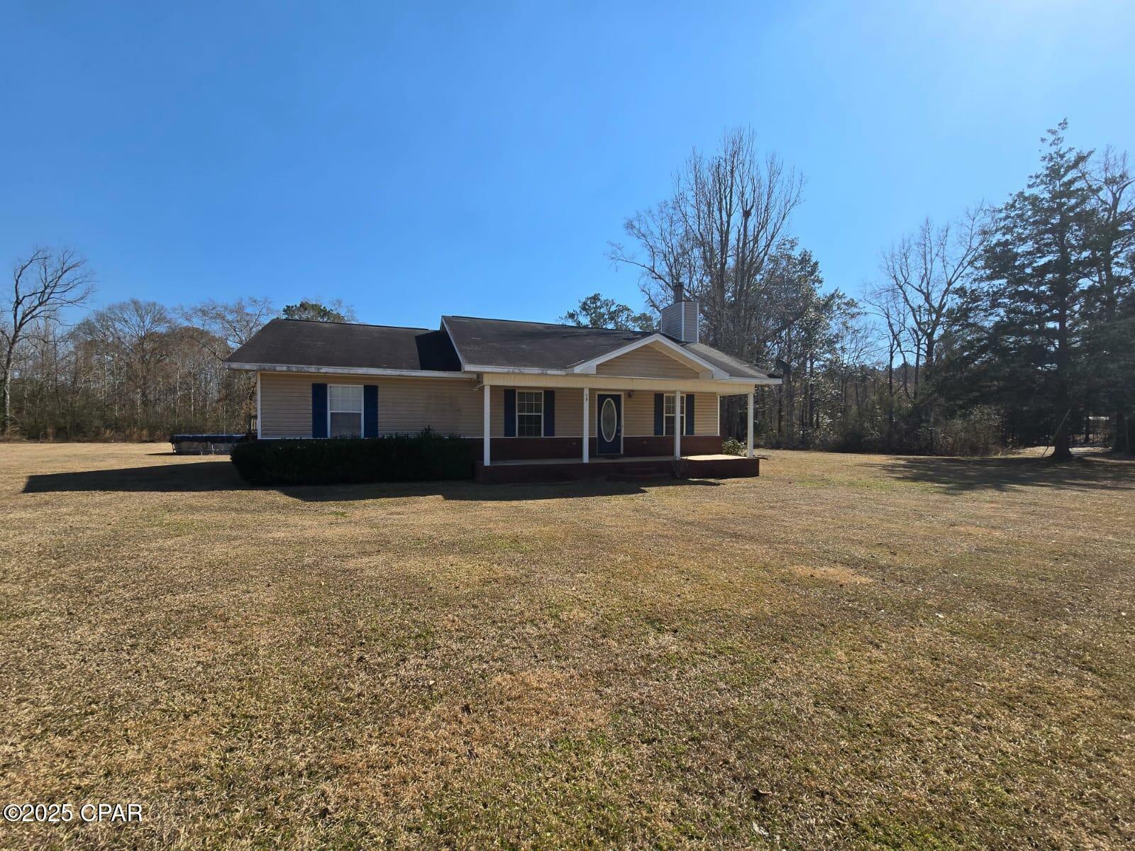 Property Photo: 59 Enfinger Road FL 32428