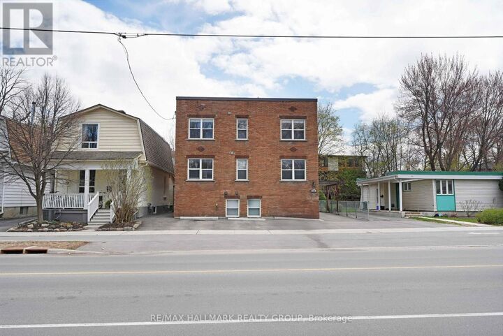 Property Photo:  310 Byron Avenue  ON K1Z 6Z1 