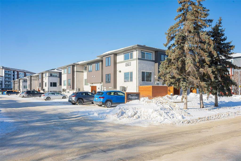 Property Photo:  690 Hugo Street  MB R3L 0J1 