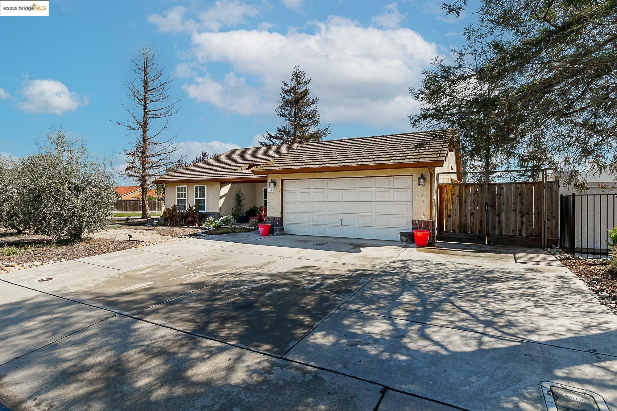 Property Photo:  1800 7th St  CA 95326 