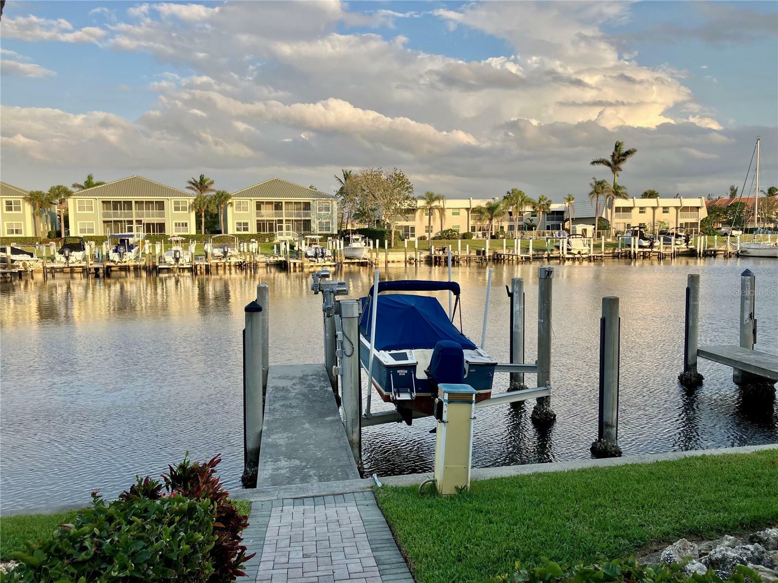 Property Photo: 3216 Purple Martin Drive 121 FL 33950