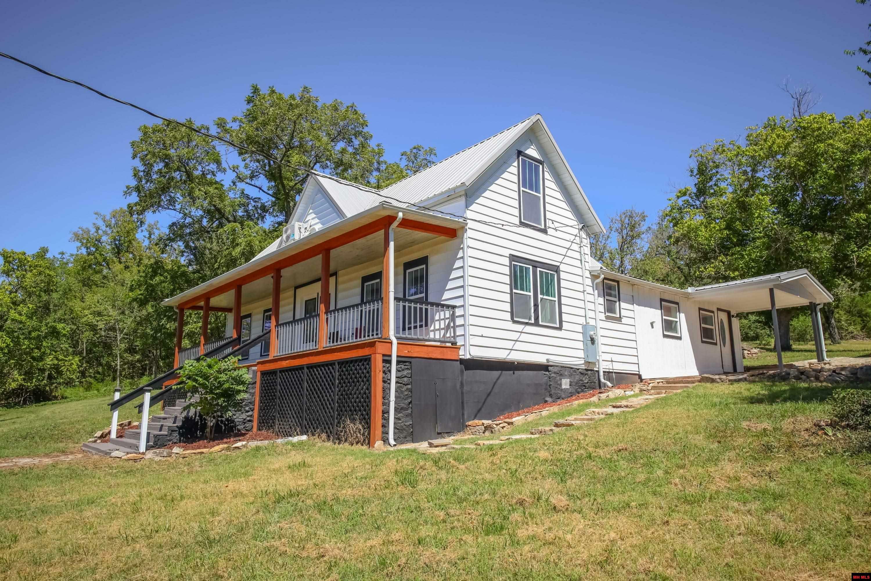 Property Photo: 301 Fallen Ash Road AR 72687