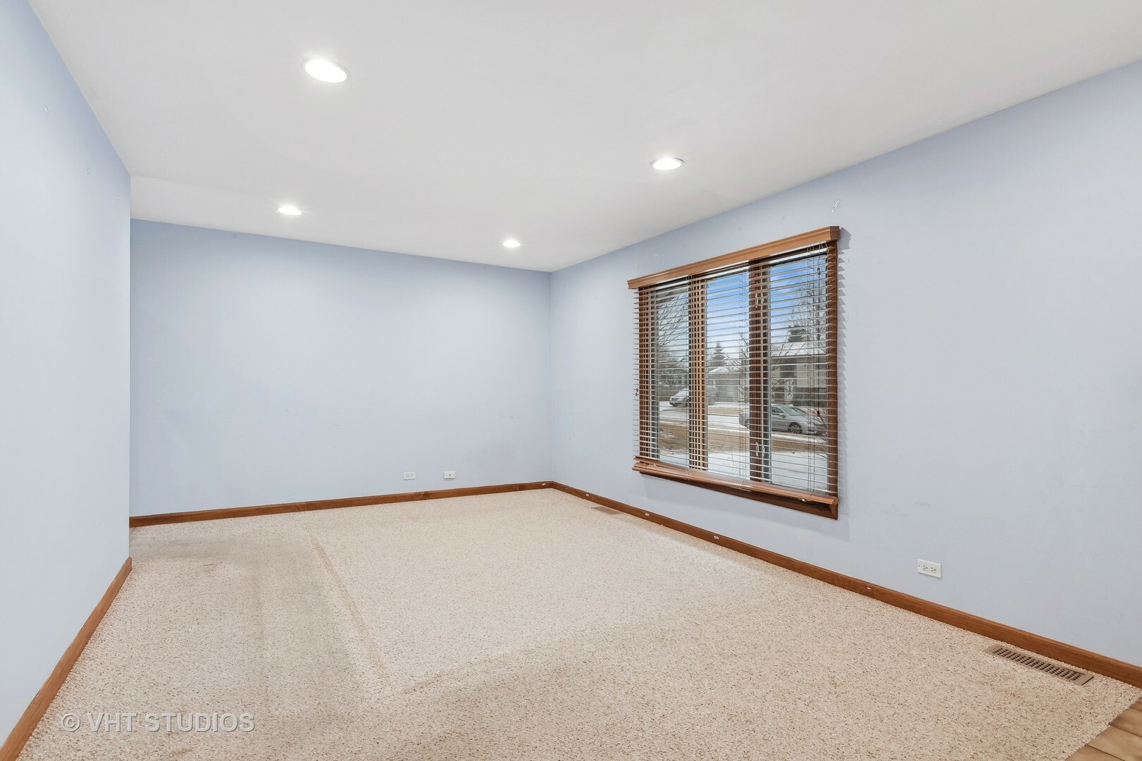 Property Photo:  474 Aztec Drive  IL 60188 