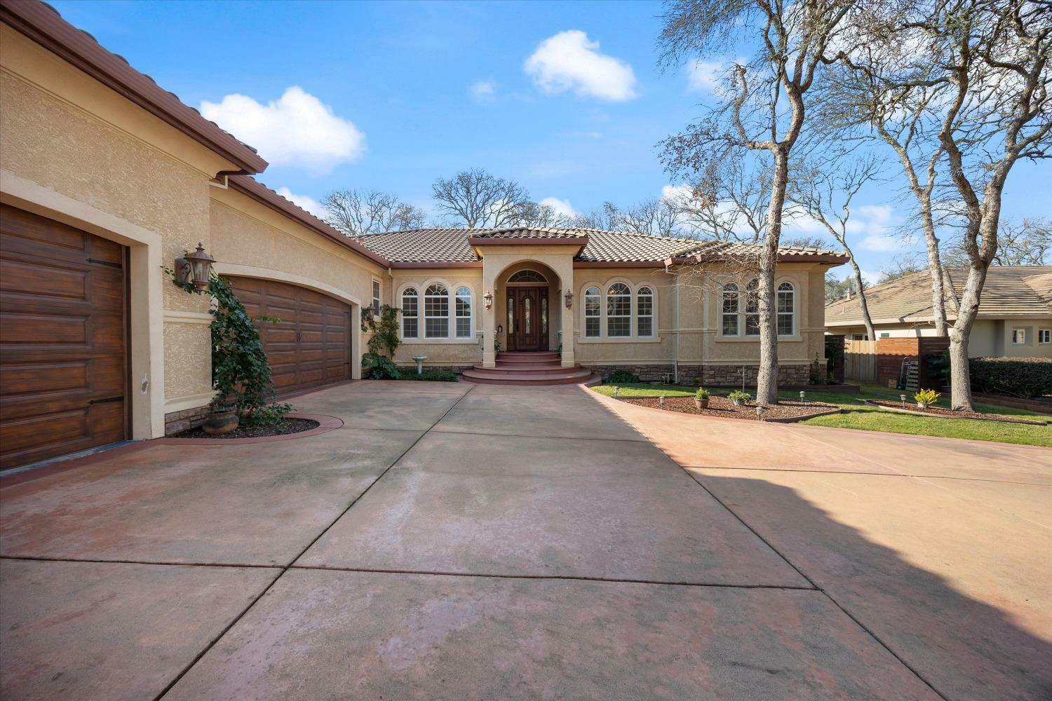 Property Photo:  4900 Secluded Oaks Lane  CA 95608 