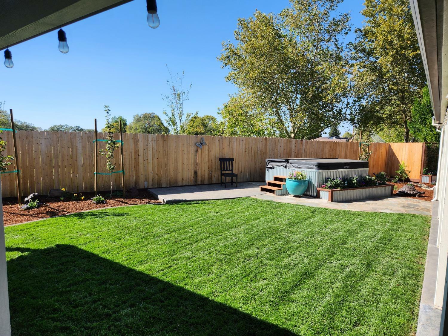 Property Photo:  202 Paul Court  CA 95678 