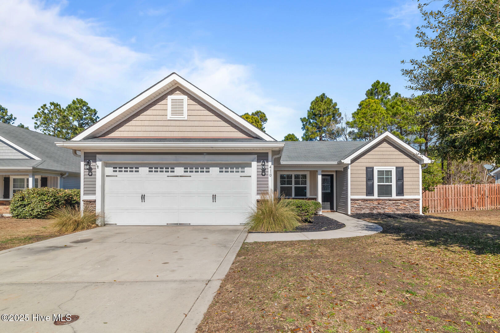 Property Photo:  410 Blue Pennant Court  NC 28460 