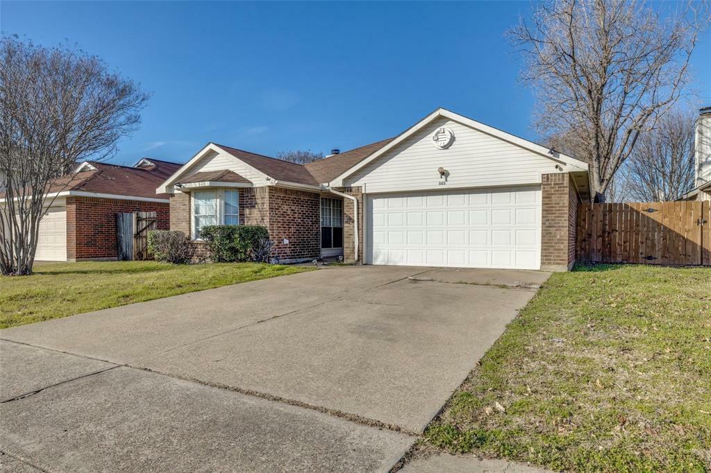 Property Photo:  505 Sea Rim Drive  TX 76018 