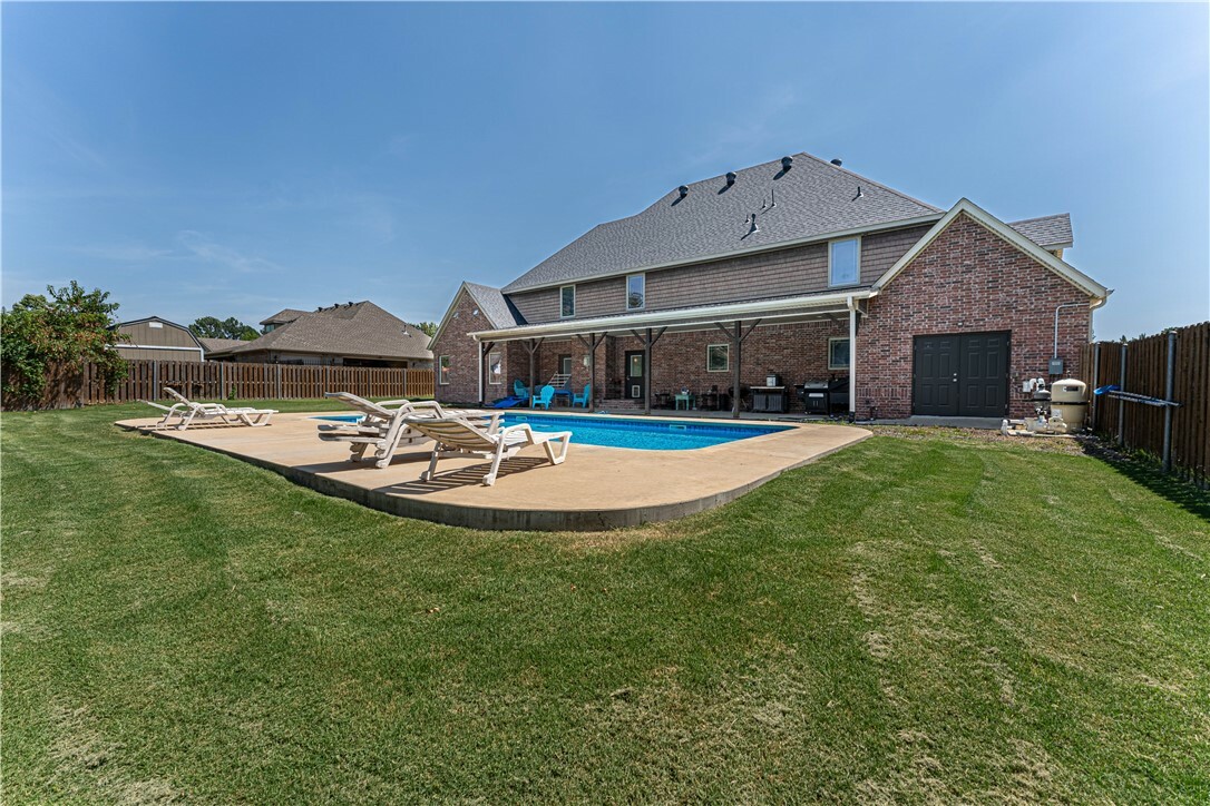 Property Photo:  1222 Edinburgh Loop  AR 72762 