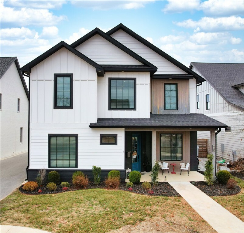 Property Photo: 850 NW A Street AR 72712