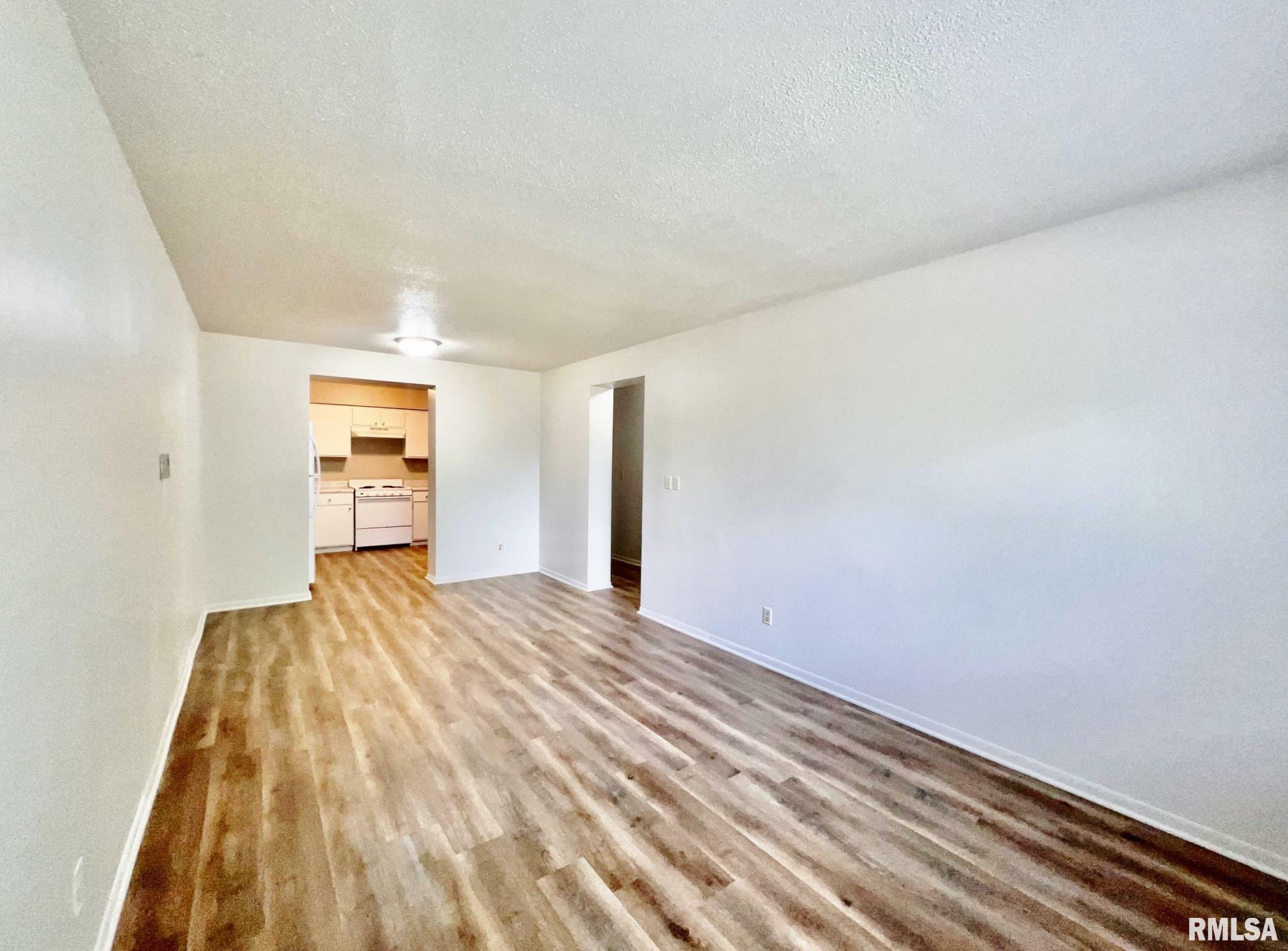 Property Photo:  15804 N 3rd Street #3  IL 61562 