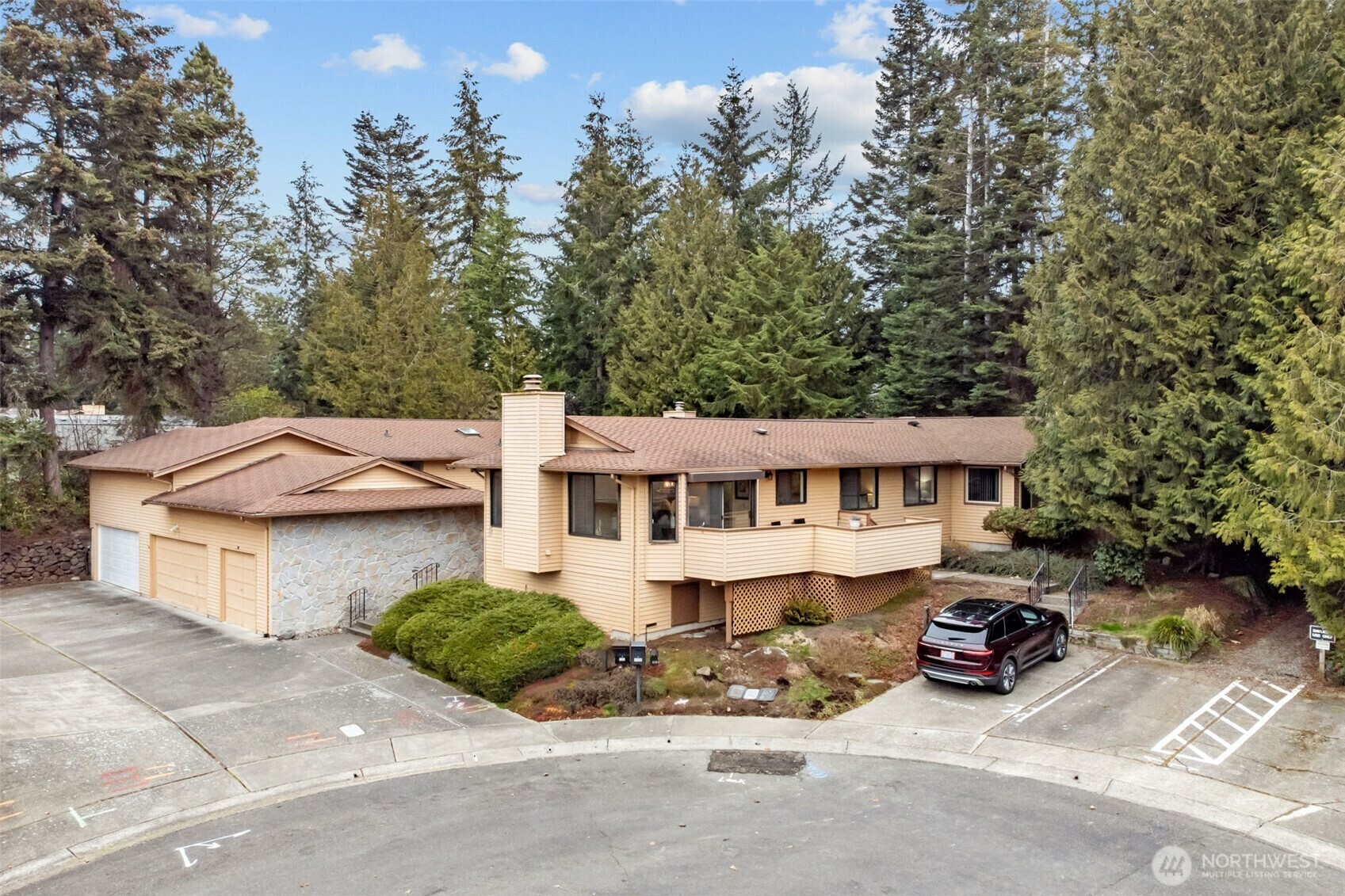 Property Photo:  1118 S 249th Place  WA 98198 