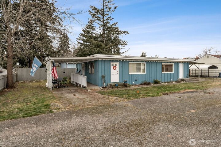 Property Photo:  519  129th Street S  WA 98444 
