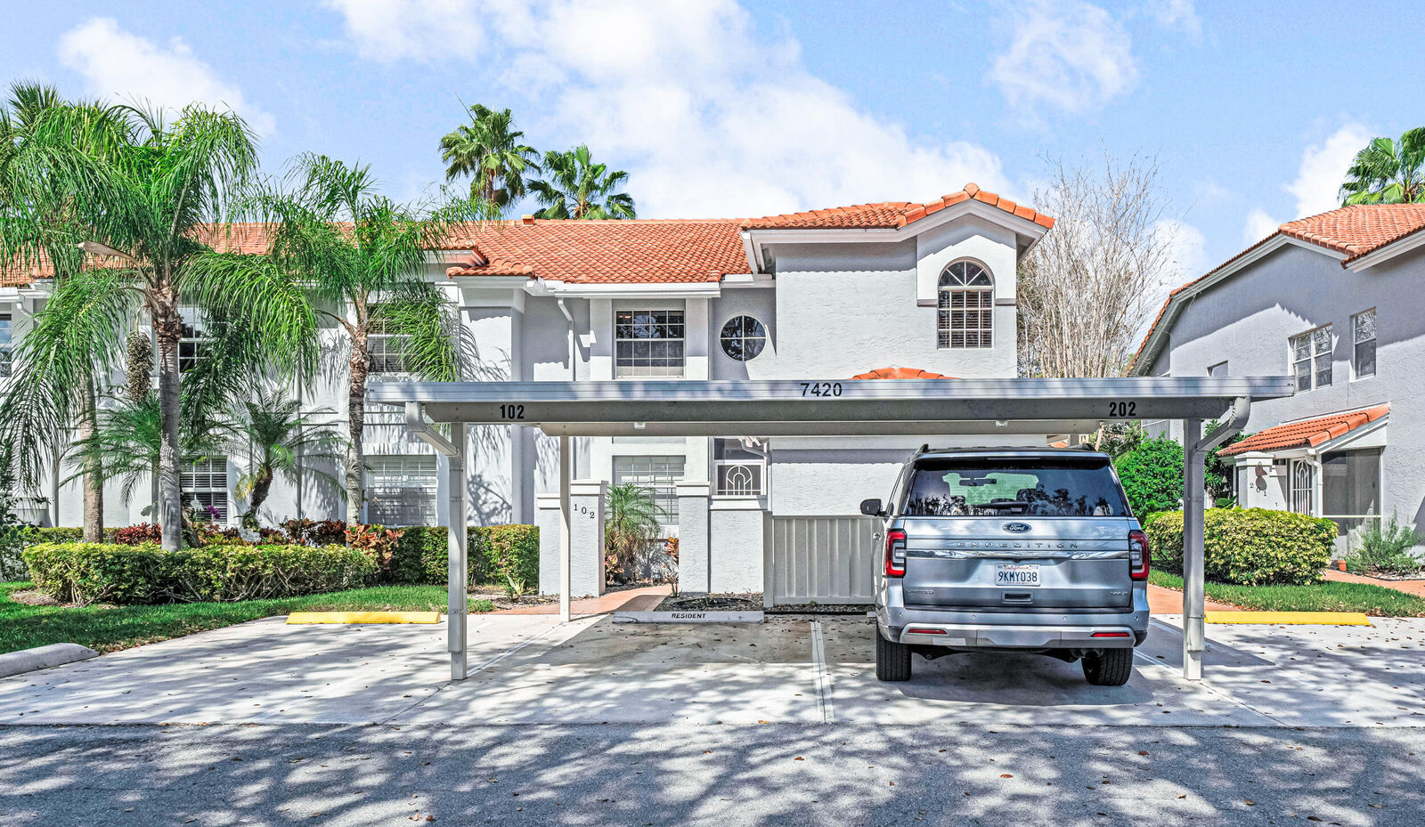 Property Photo: 7420 Lake Meadow Way 202 FL 33437