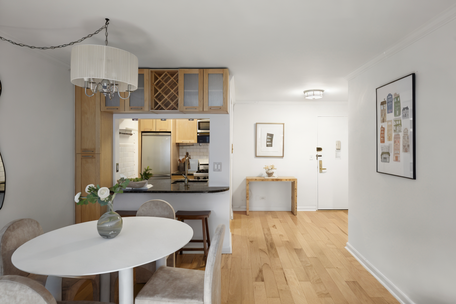 Property Photo: 200 E 27th Street 1E NY 10016
