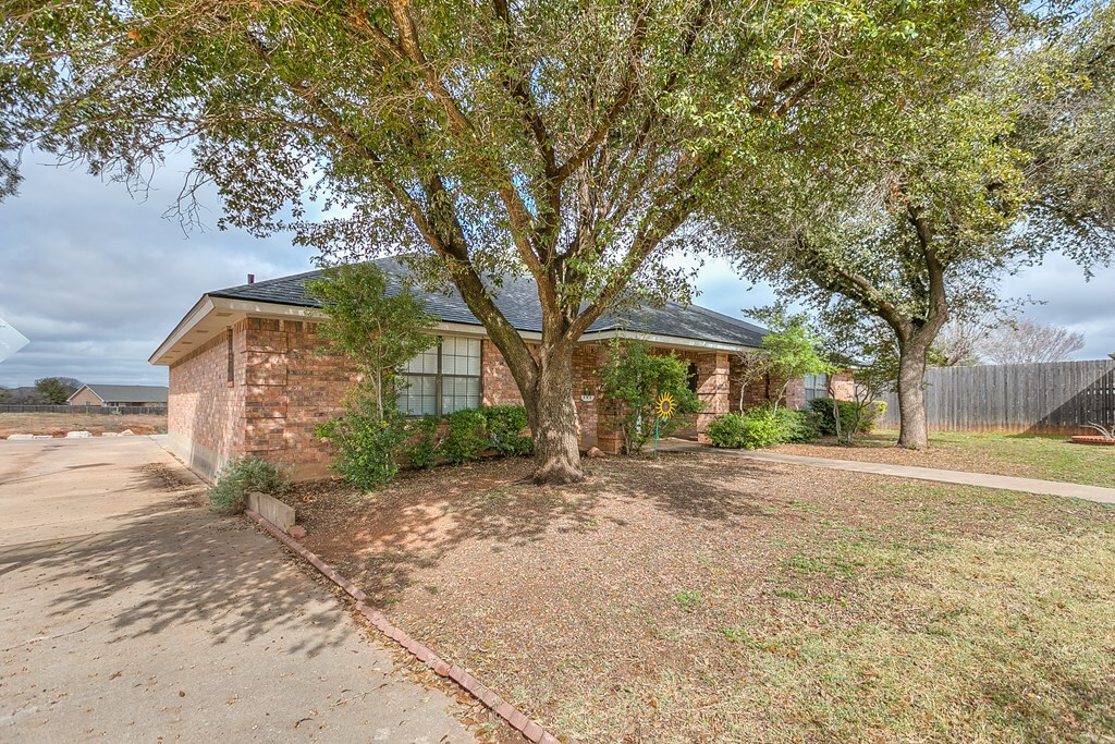 Property Photo:  4006 Shefflera Dr  TX 76904 