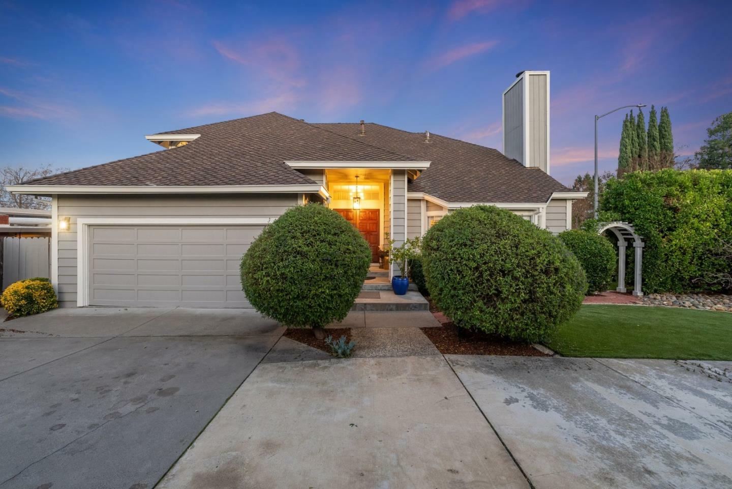 Property Photo:  7667 Echo Hill Court  CA 95014 