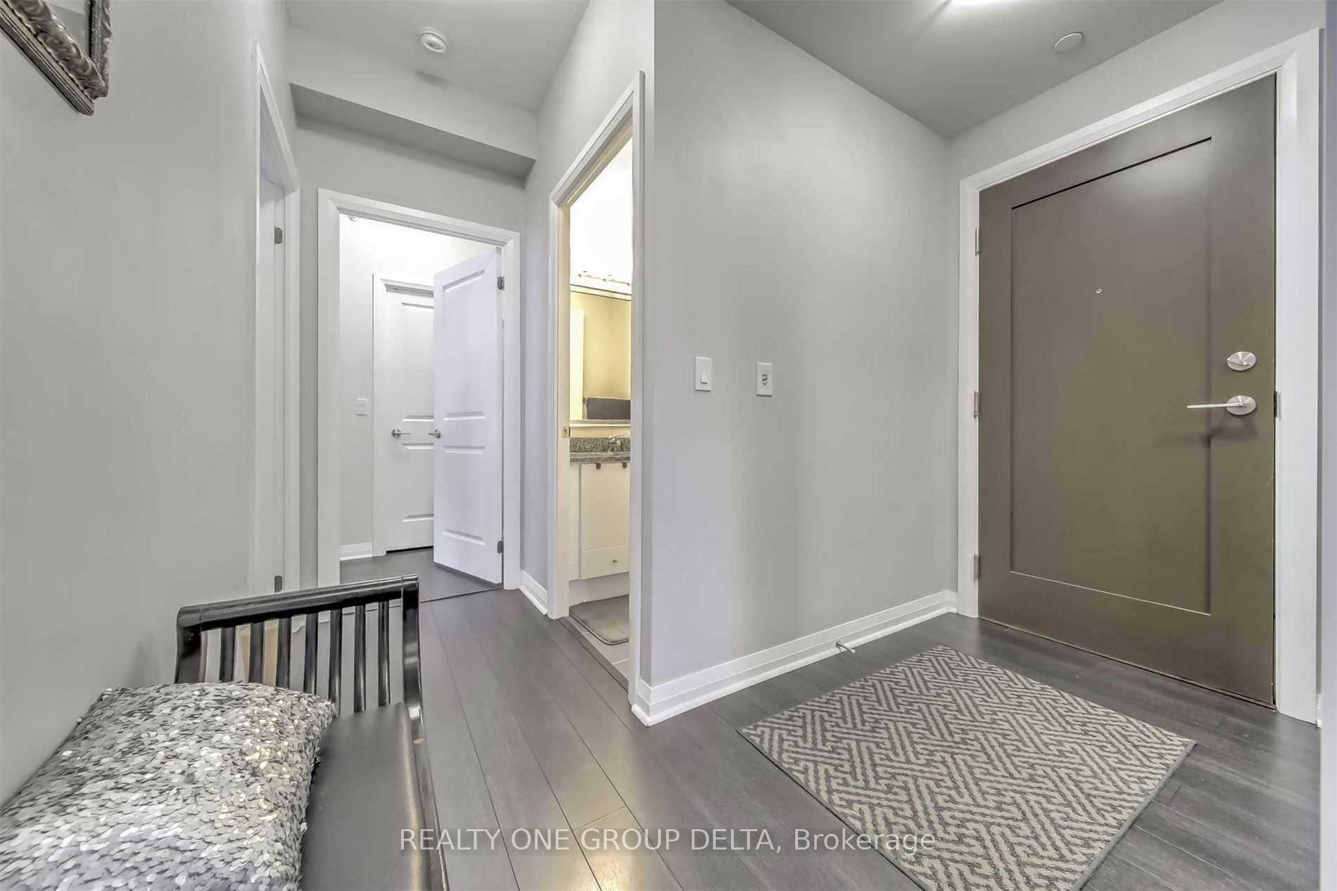 Property Photo: 55 Eglinton Avenue W 2304 ON L5R 0E4