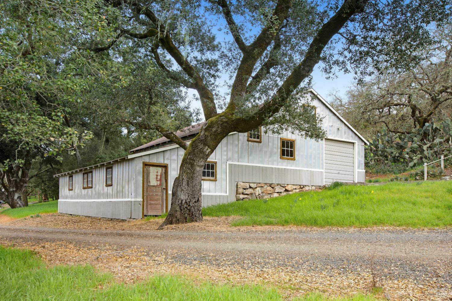 Property Photo:  2105 Thornsberry Road  CA 95476 