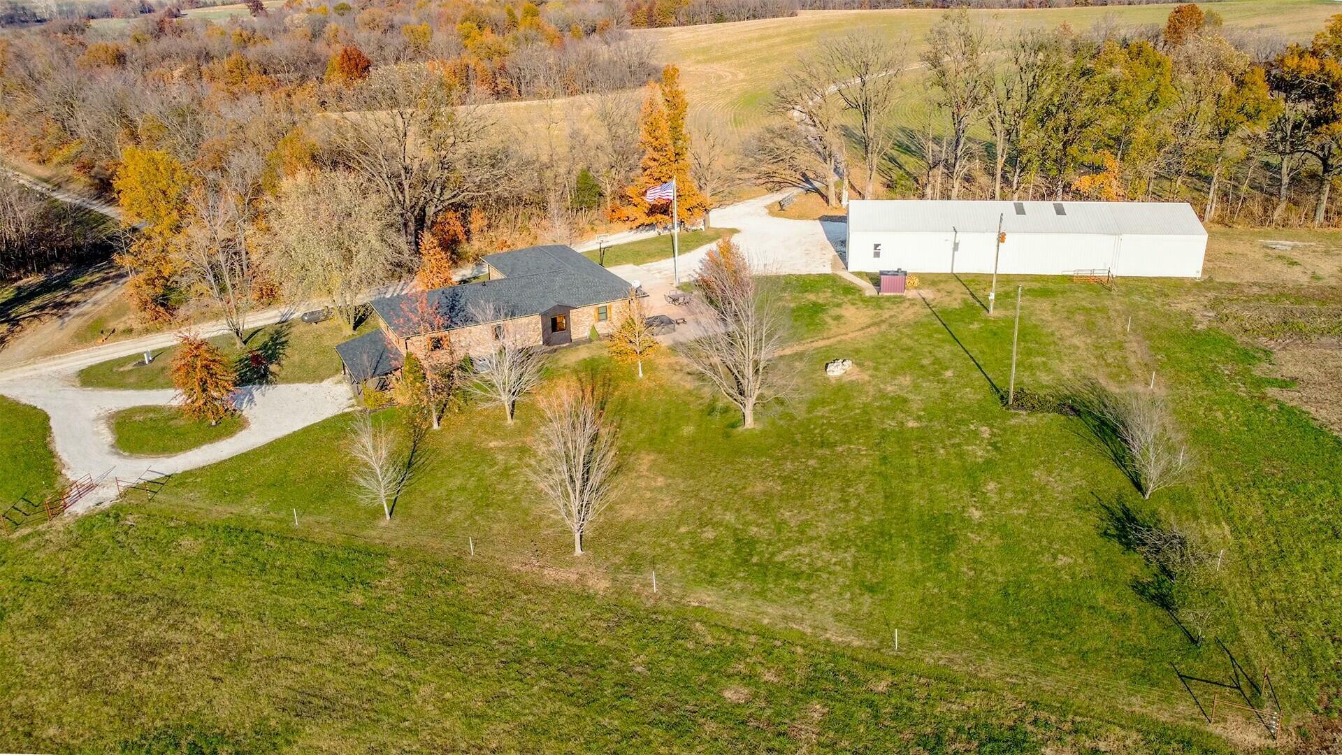 Property Photo:  140 County Road 412  MO 65248 