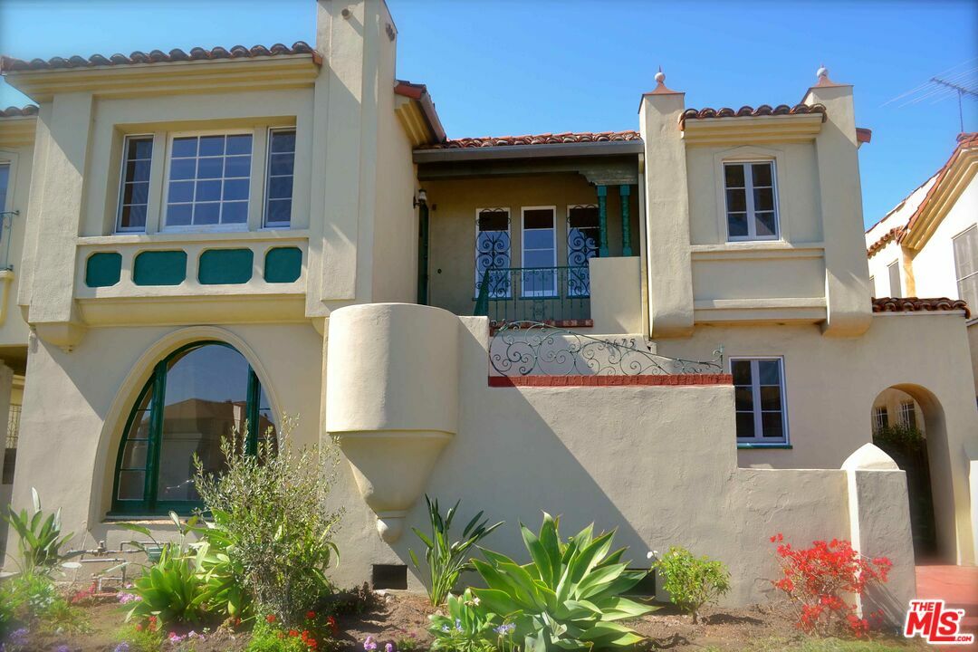 Property Photo: 8673 W Olympic Blvd CA 90035