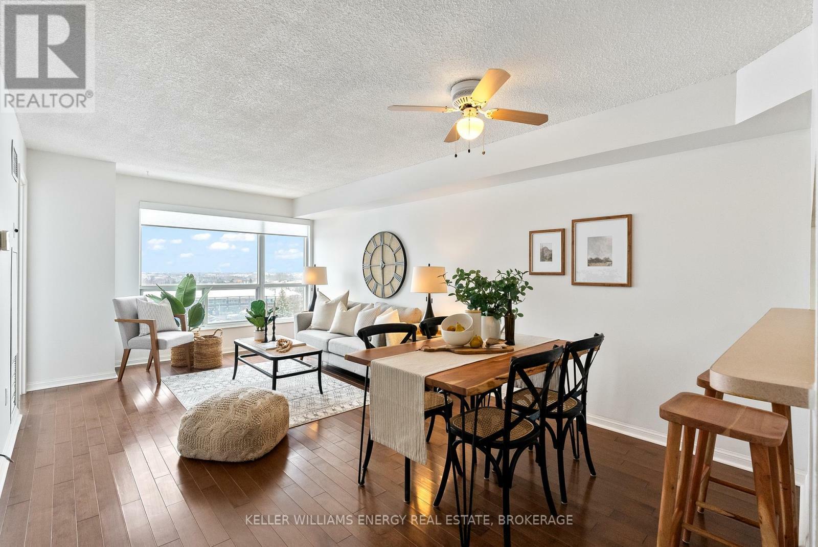 Photo de la propriété: 712 Rossland Road East 904 ON L1N 9E8