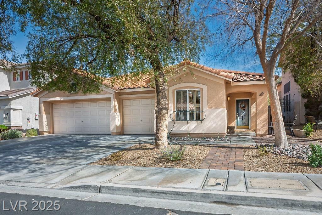 Property Photo:  283 New River Circle  NV 89052 