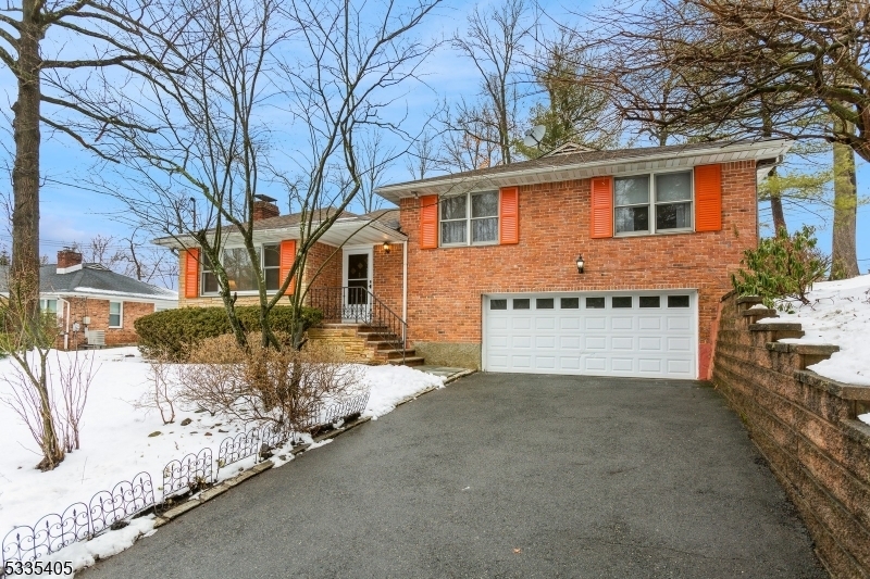 Property Photo:  10 Woodfern Rd  NJ 07901 