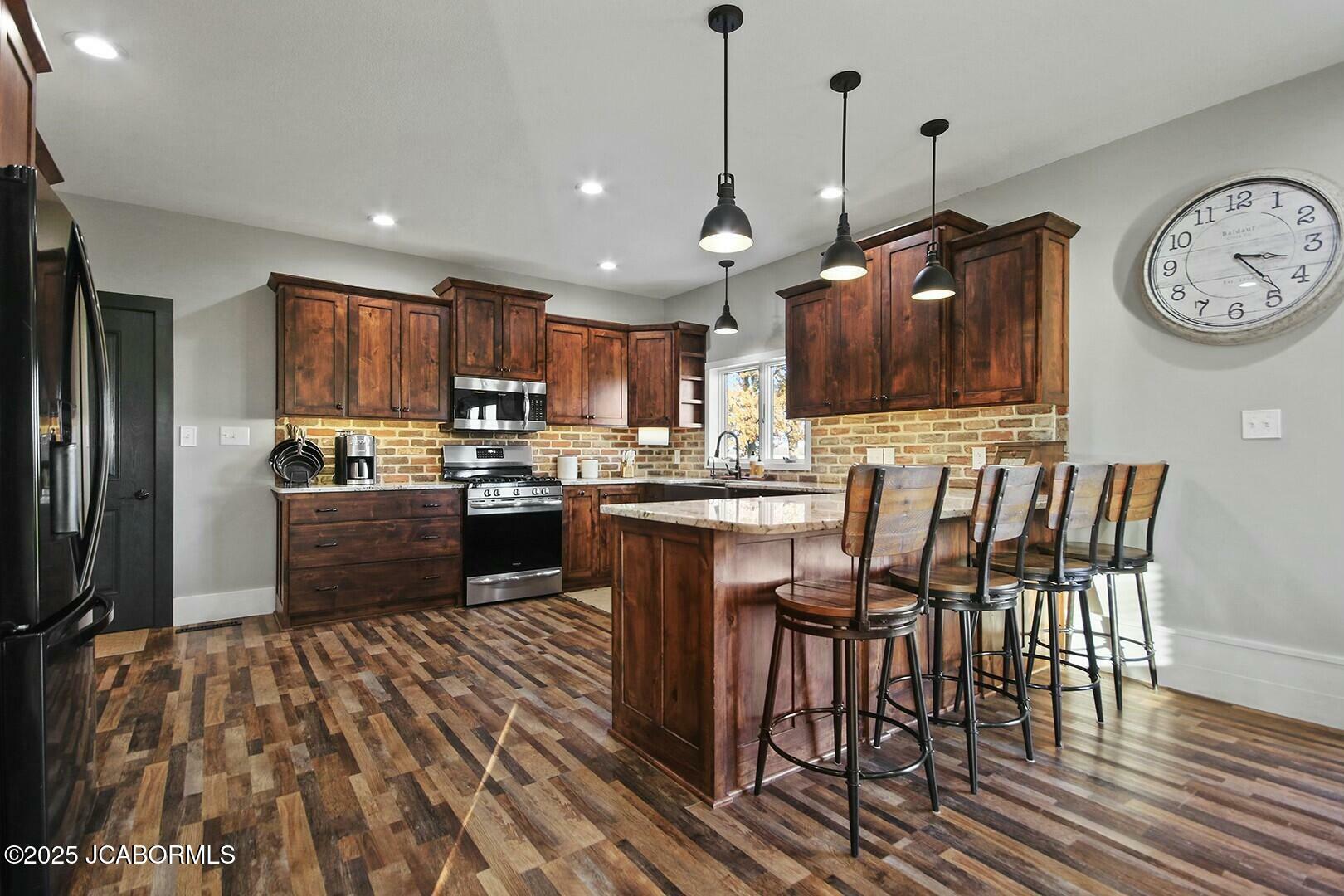 Property Photo: 140 County Road 412 MO 65248