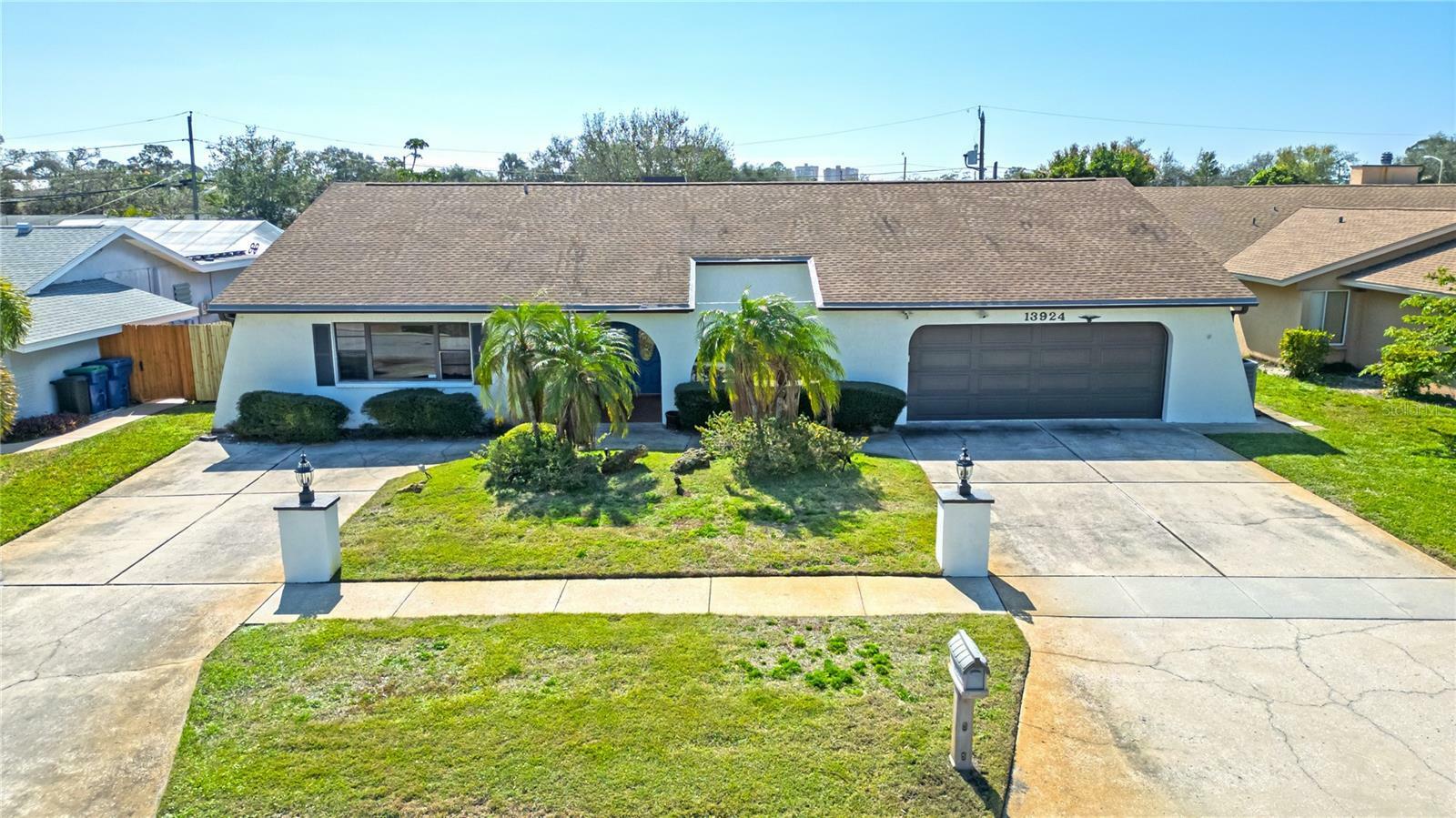 Property Photo: 13924 Oak Forest Boulevard S FL 33776