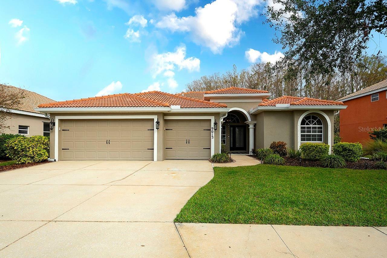 Property Photo:  9013 Kingsbury Place  FL 34212 