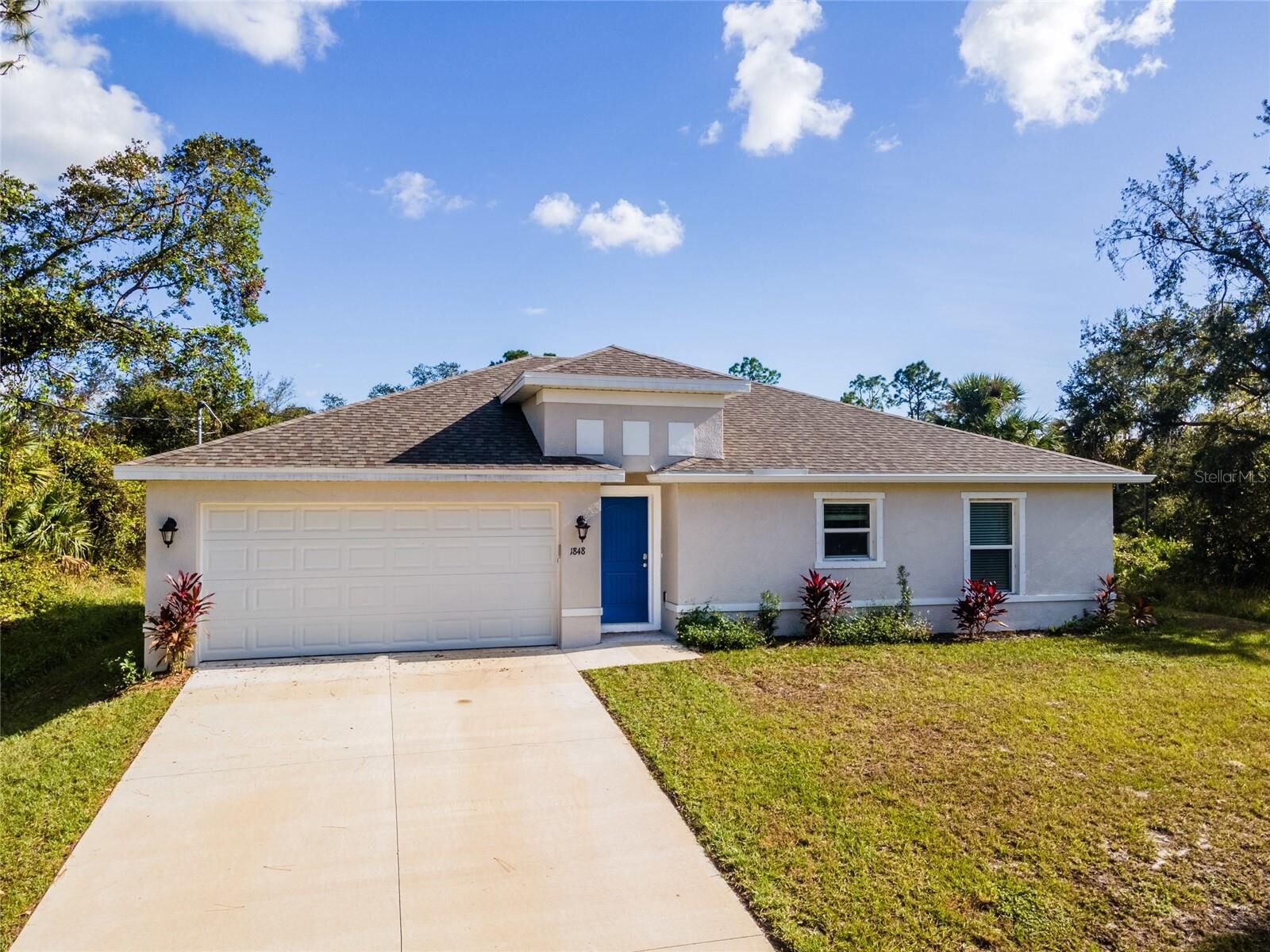 Property Photo: 1122 Knotty Pine Avenue FL 34288