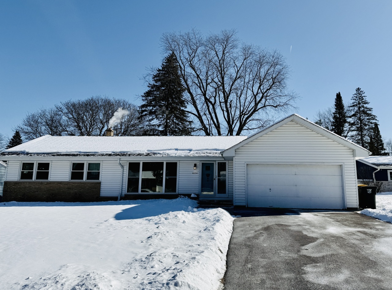 Property Photo: 4654 N Parkside Dr WI 53225