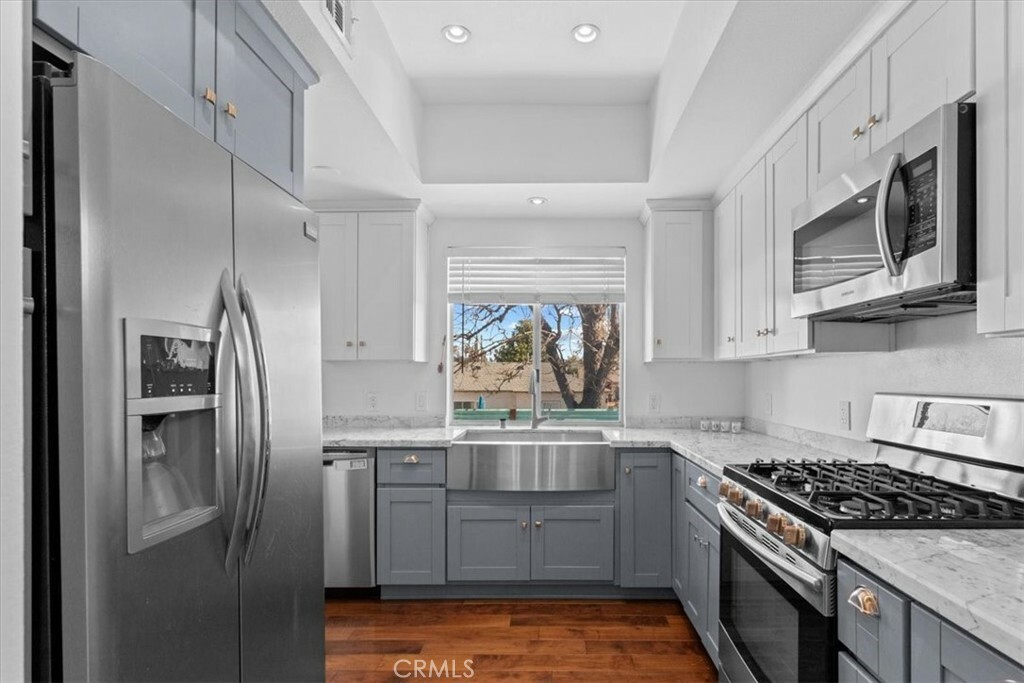 5324 Kester Avenue 12  Sherman Oaks CA 91411 photo