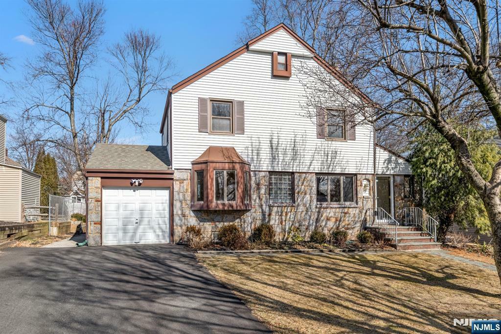 Property Photo:  224 Manning Avenue  NJ 07661 