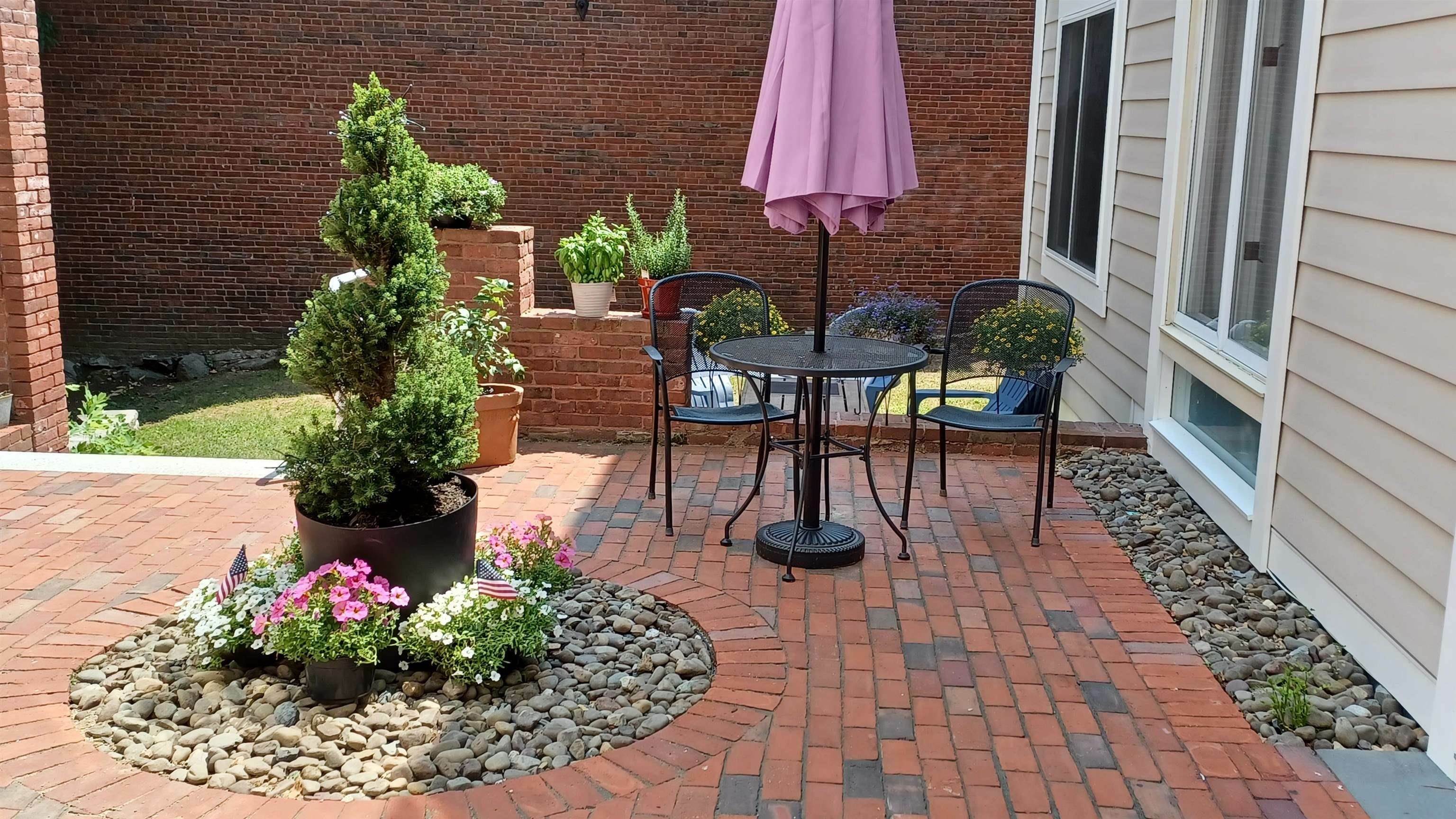 Property Photo: 6D Hills Avenue NH 03301