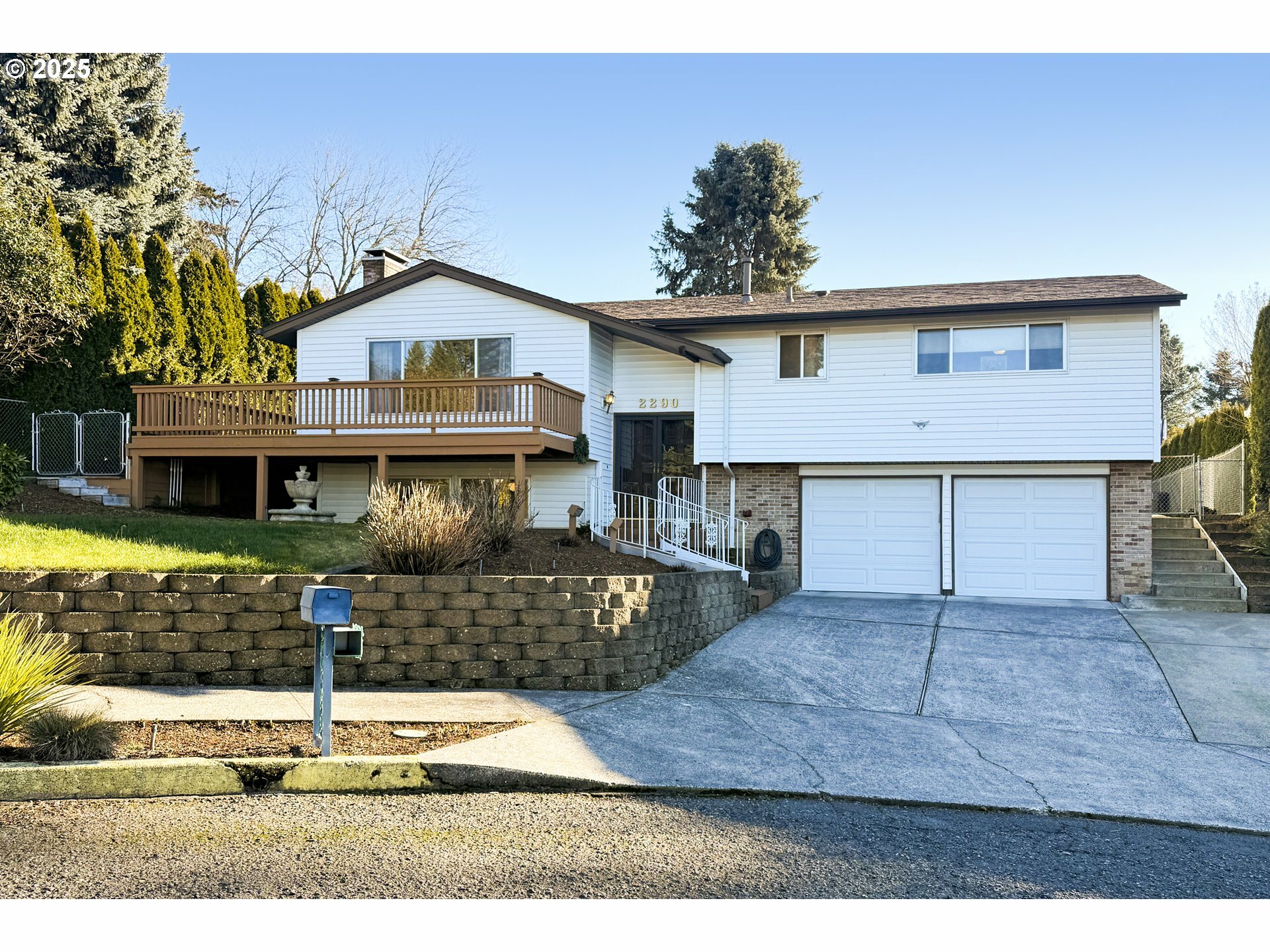 Property Photo: 2290 NW 8th Ct OR 97030