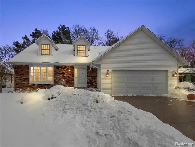 Property Photo:  3582 Old Farm Lane  MI 48059 