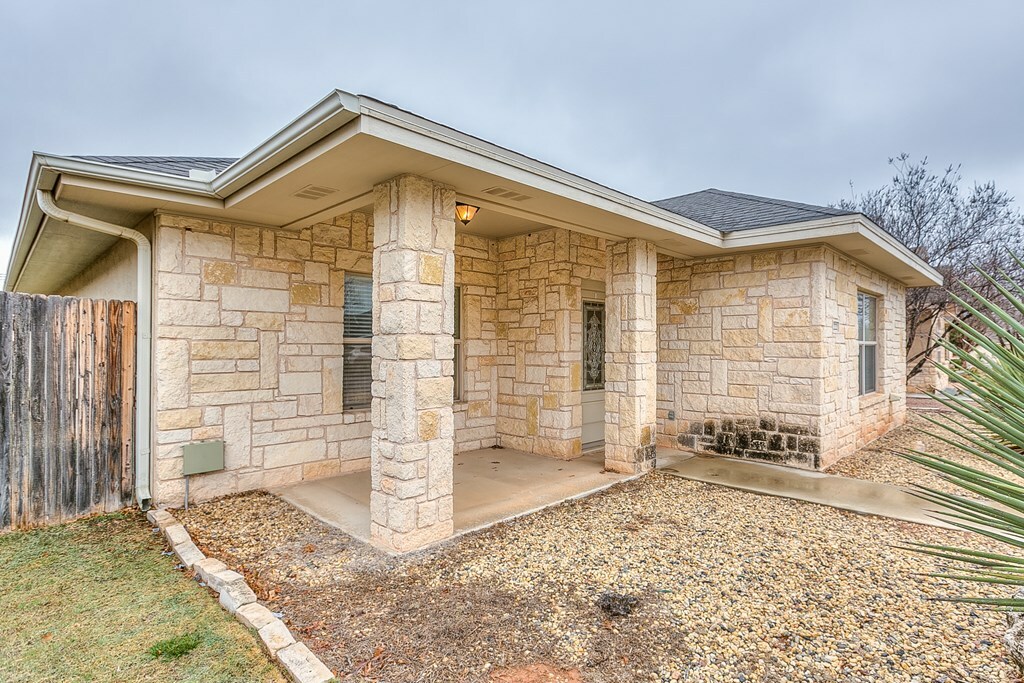 Property Photo:  4222 Lexington Place  TX 76904 