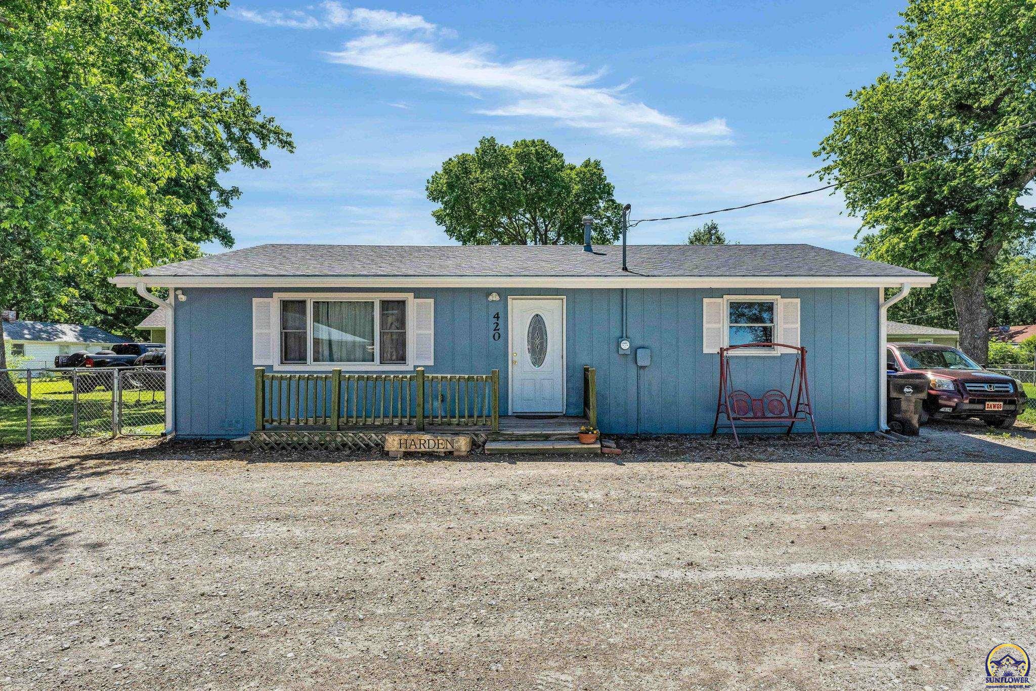 Property Photo:  420 Orange St  KS 66533 