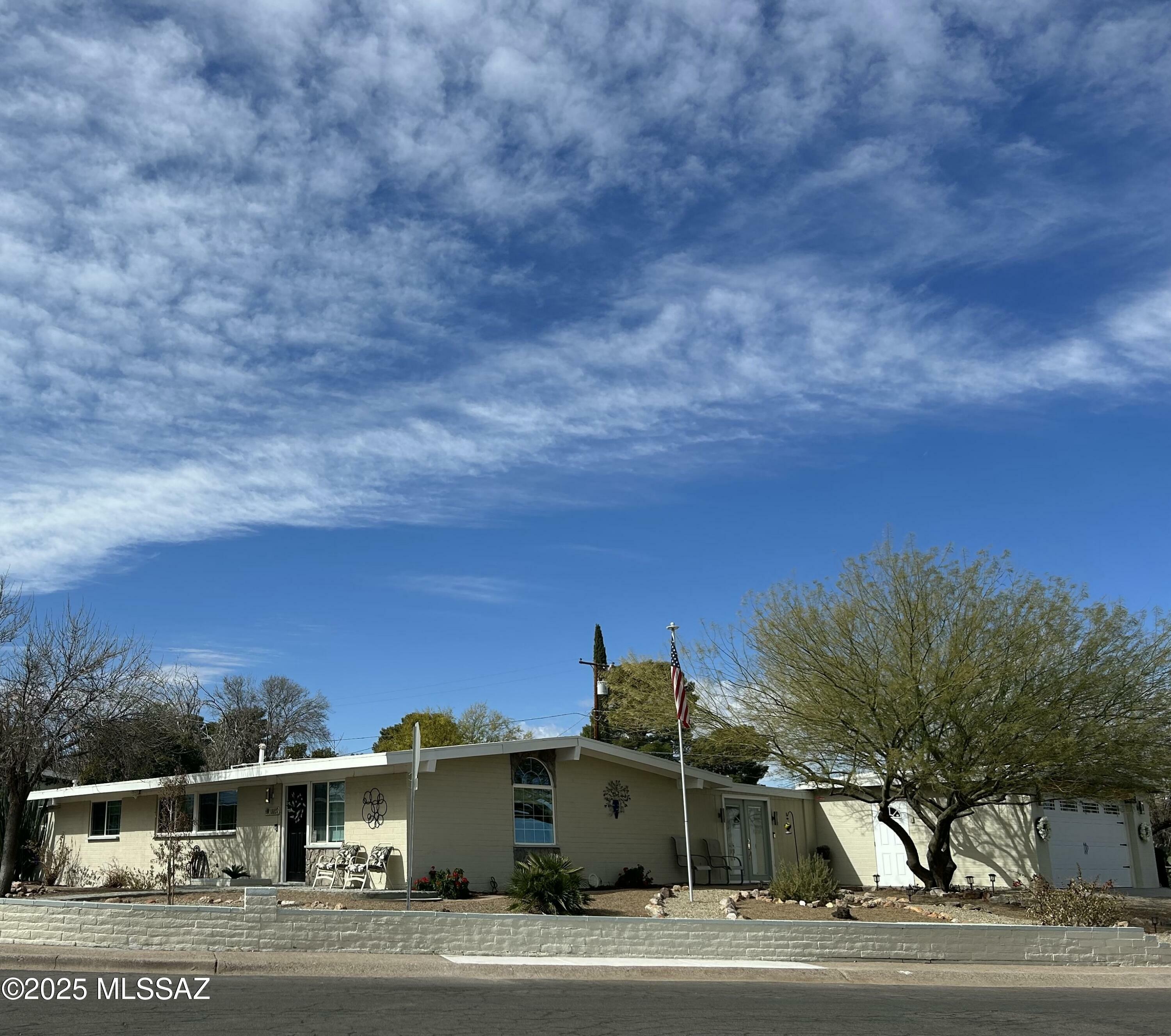 Property Photo:  1002 W 3rd Avenue  AZ 85631 