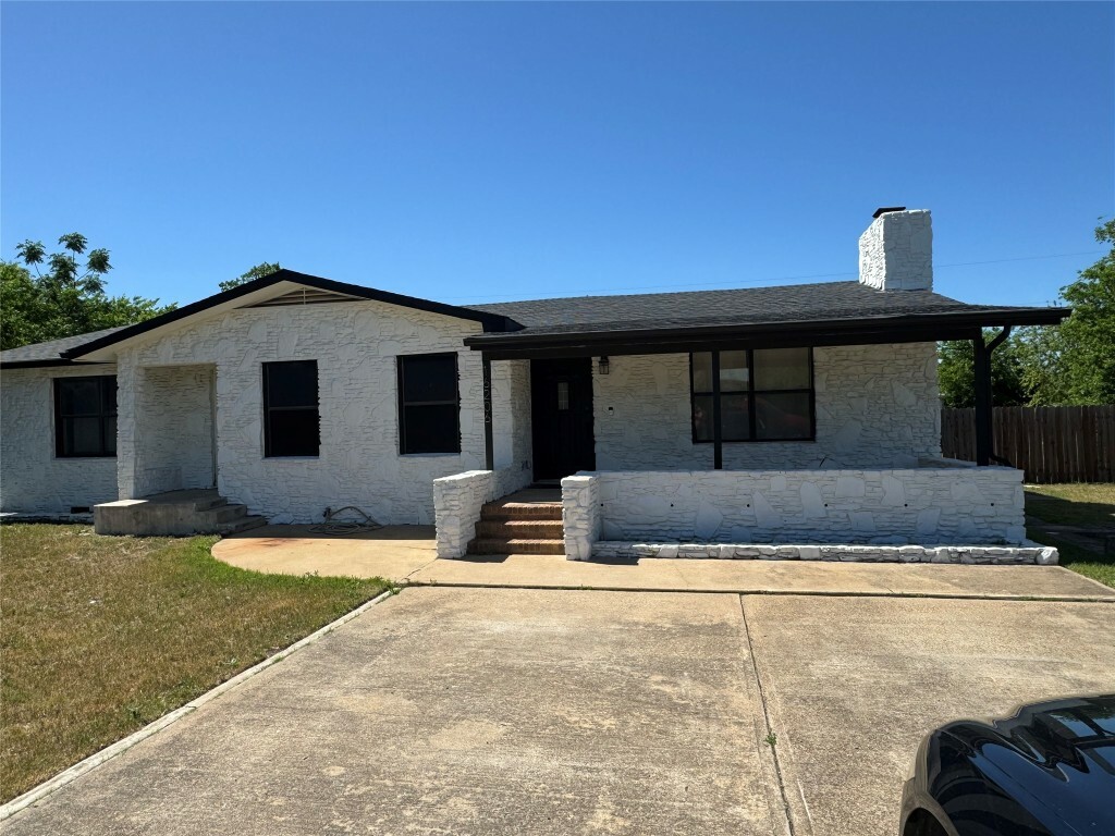 Property Photo: 16206 Parkview Drive TX 78728