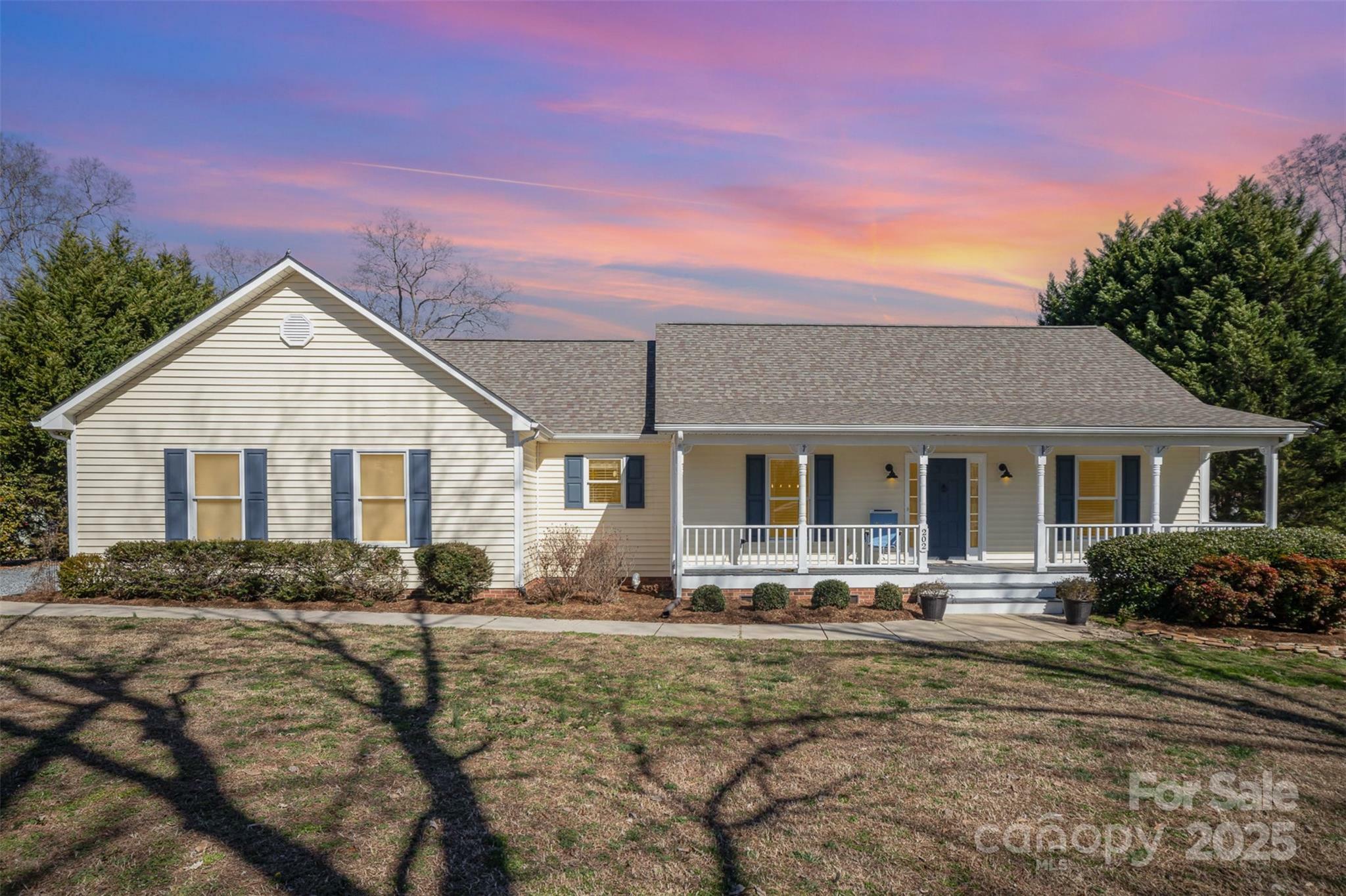 Property Photo: 202 Oakwood Street NC 28163